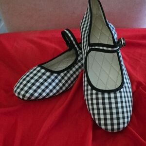 Black and White Fabric Checked Women's Shoes Size 8 New W/O Box. So Cute!!!